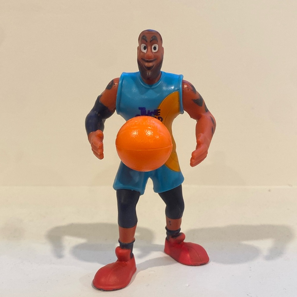 2021 Space Jam A New Legacy McDonald’s Toy - Lebron James    nba happy meal toys